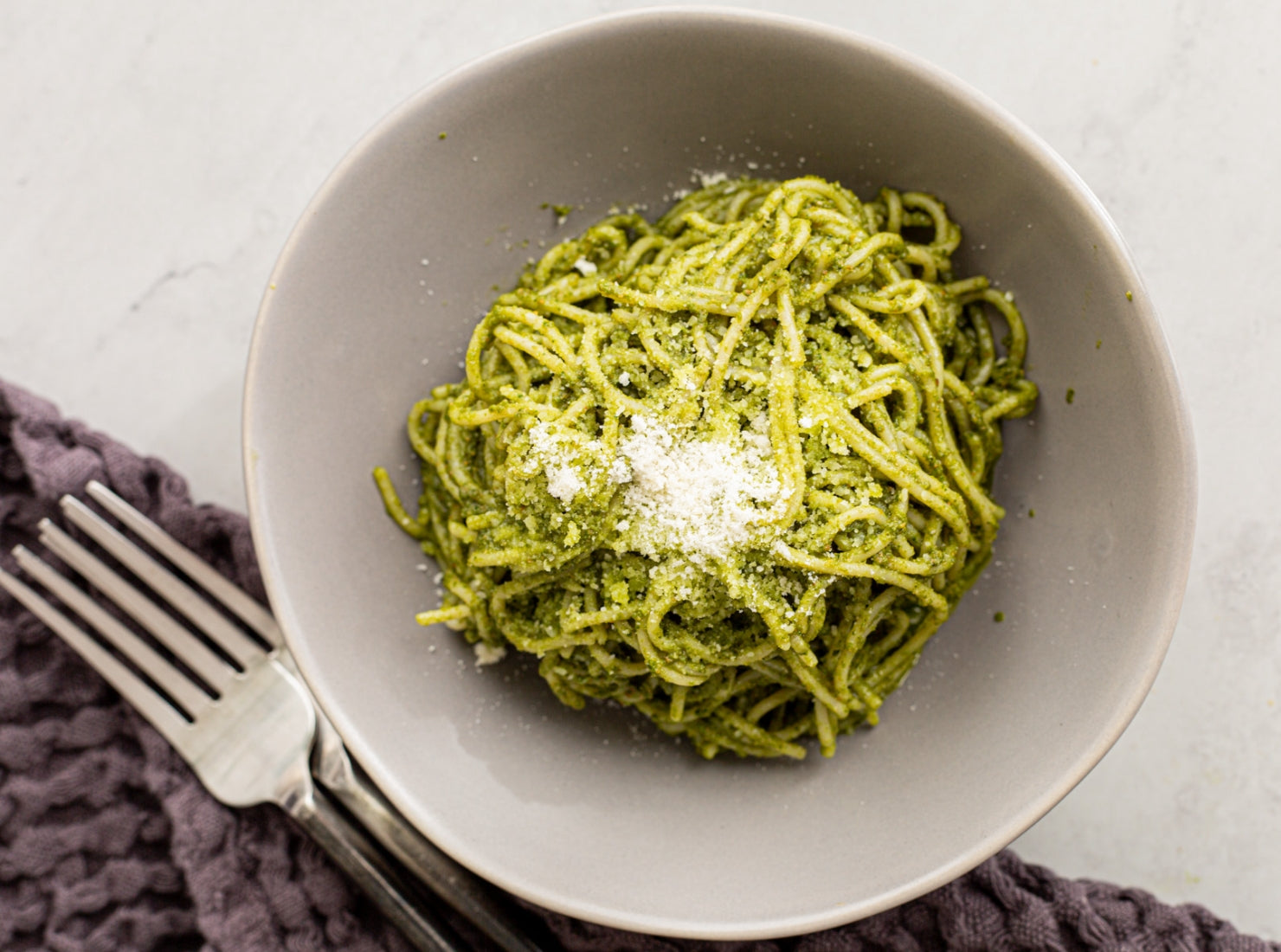 Friday Fuel: Grüne Pesto-Pasta