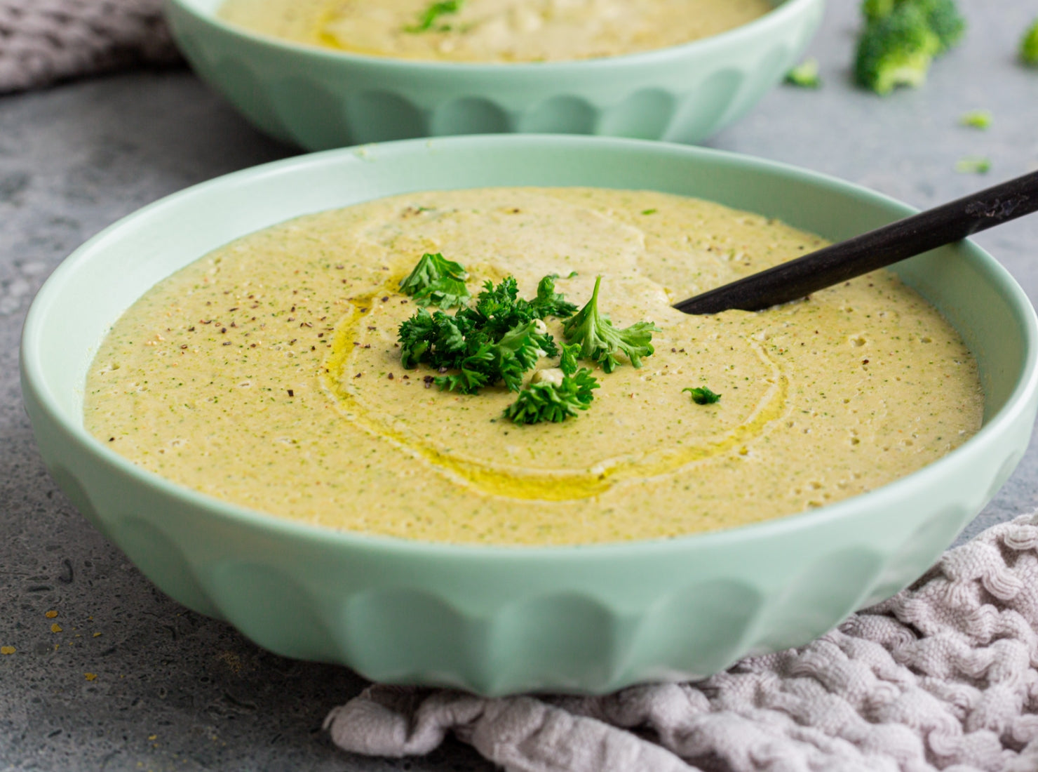 Friday Fuel: Vegane Käse-Brokkoli-Suppe